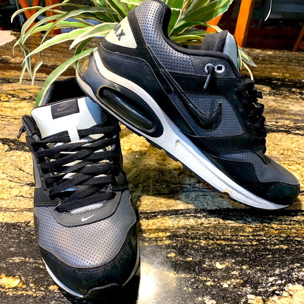 Men’s AirMax Navigate size 12 - good pre owned